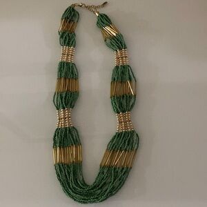 NWOT,Green and gold beaded necklace!